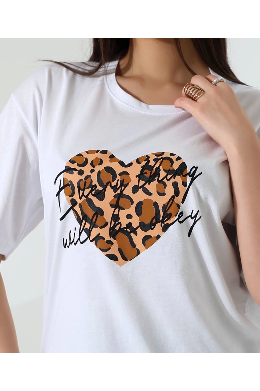 Leopar kalp baskılı tişört