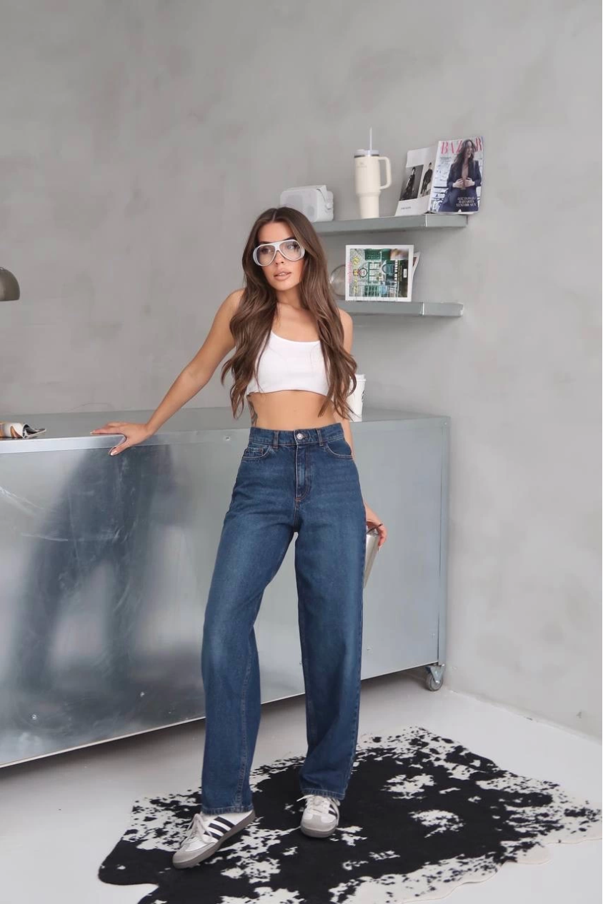 Arkadan tokalı jeans pantolon