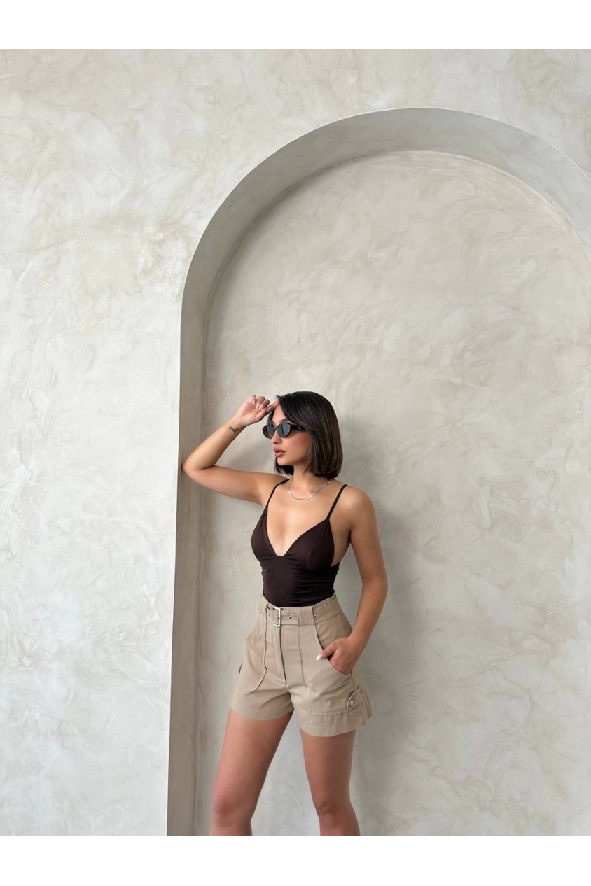 Kemer detaylı gabardin şort bej s25289