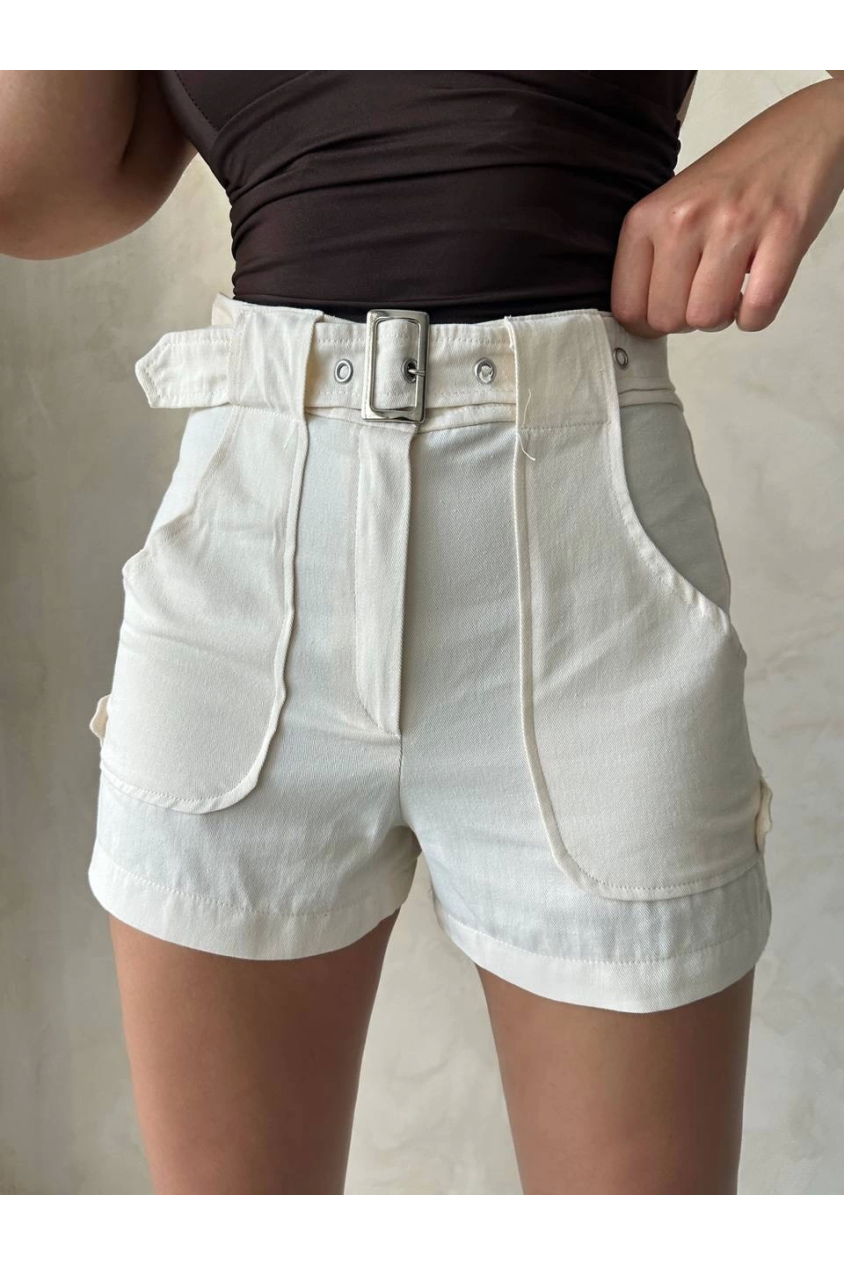 Kemer detaylı gabardin şort krem s25289