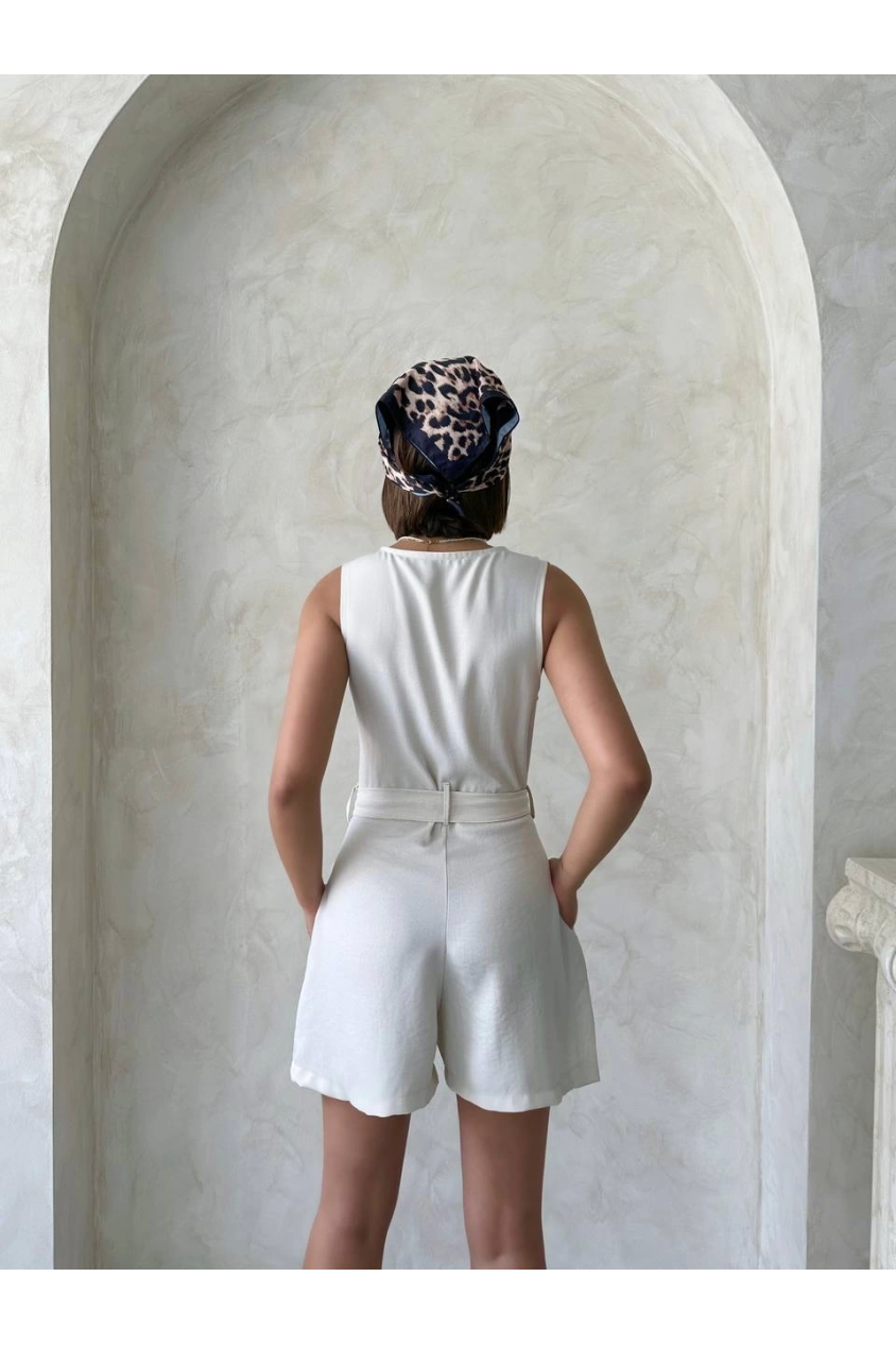 Kuşaklı şortlu tulum