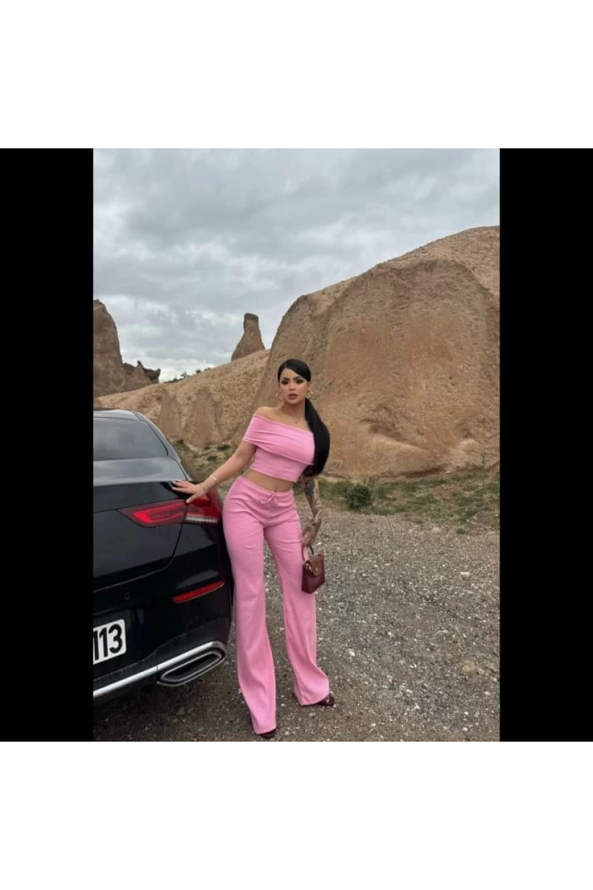Madonna yaka bol paça pantolonlu takım