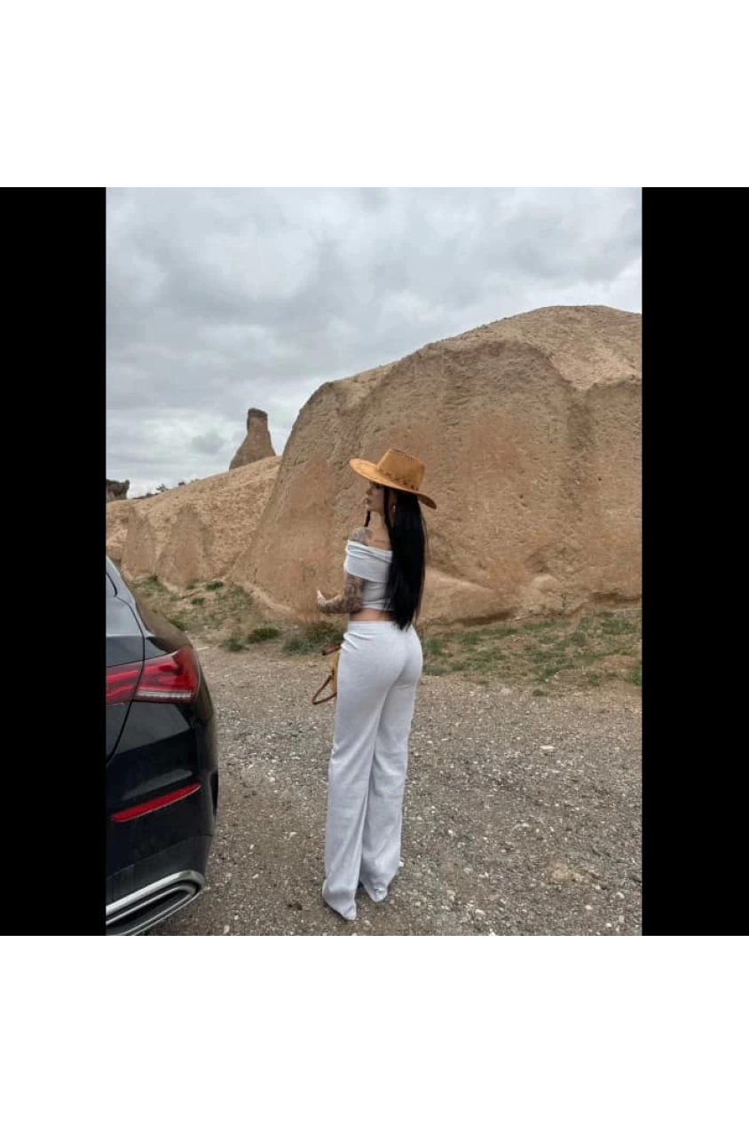 Madonna yaka bol paça pantolonlu takım