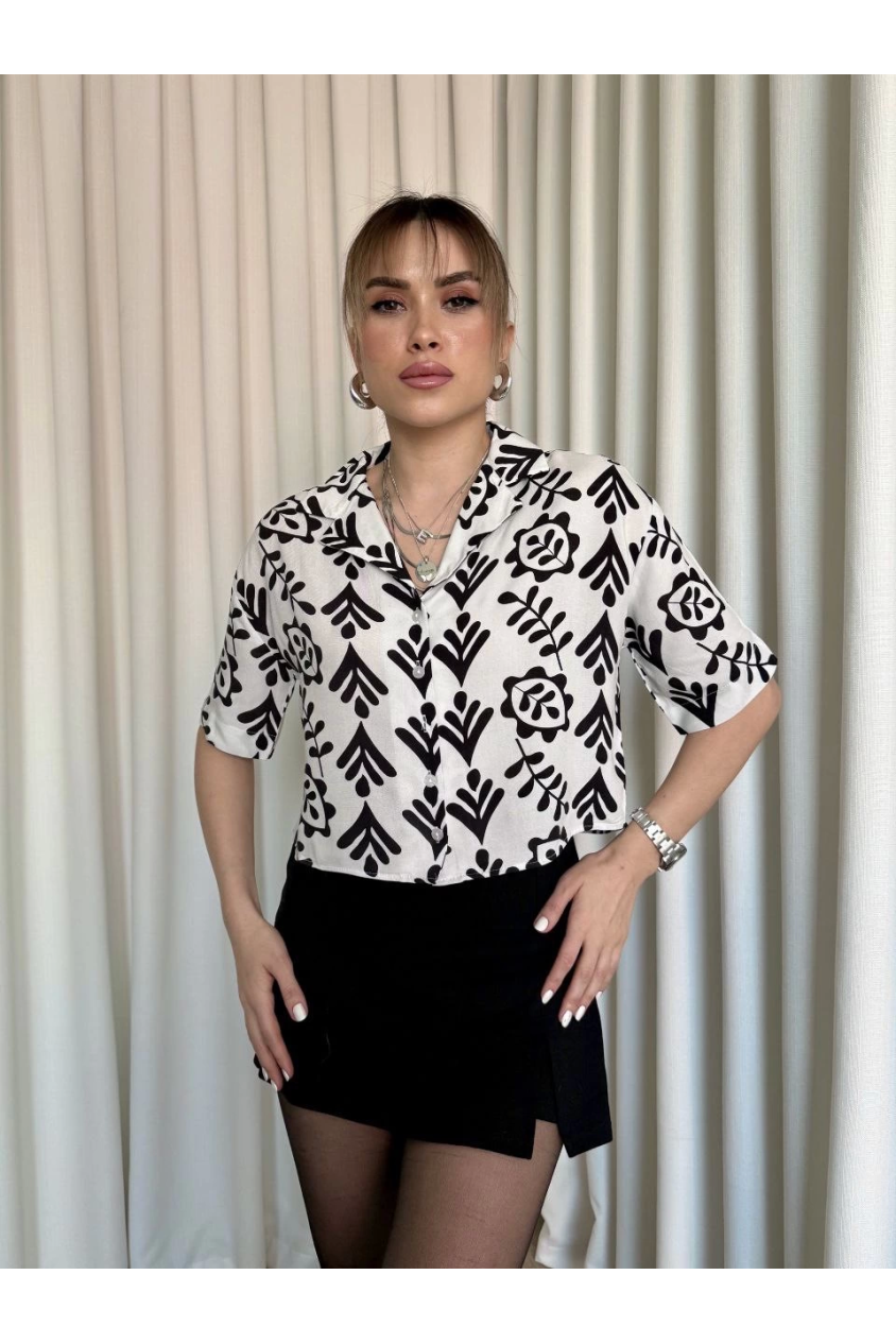 Siyah beyaz baskılı crop gömlek