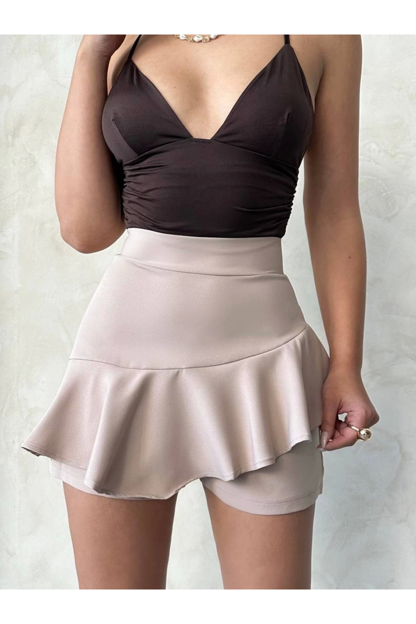 Valonlu fırfırlı şort bej s24683