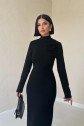 Siyah Omzu Güllü Düz Elbise