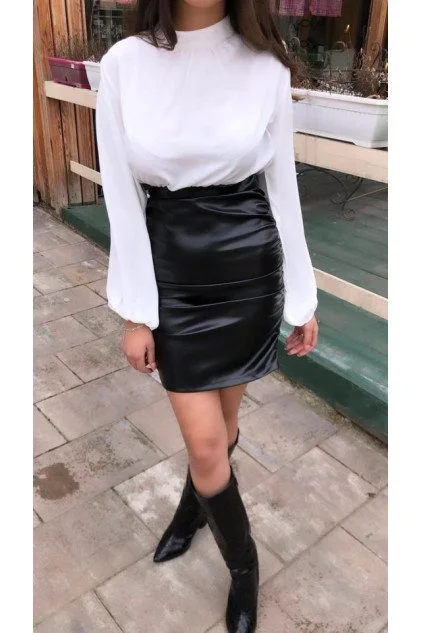 Beyaz Deri Elbise