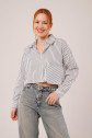 Crop Model Cepli Ve Çizgili Beyaz Gömlek