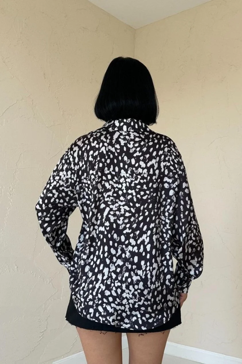 Siyah Leopar Desenli Saten Gömlek