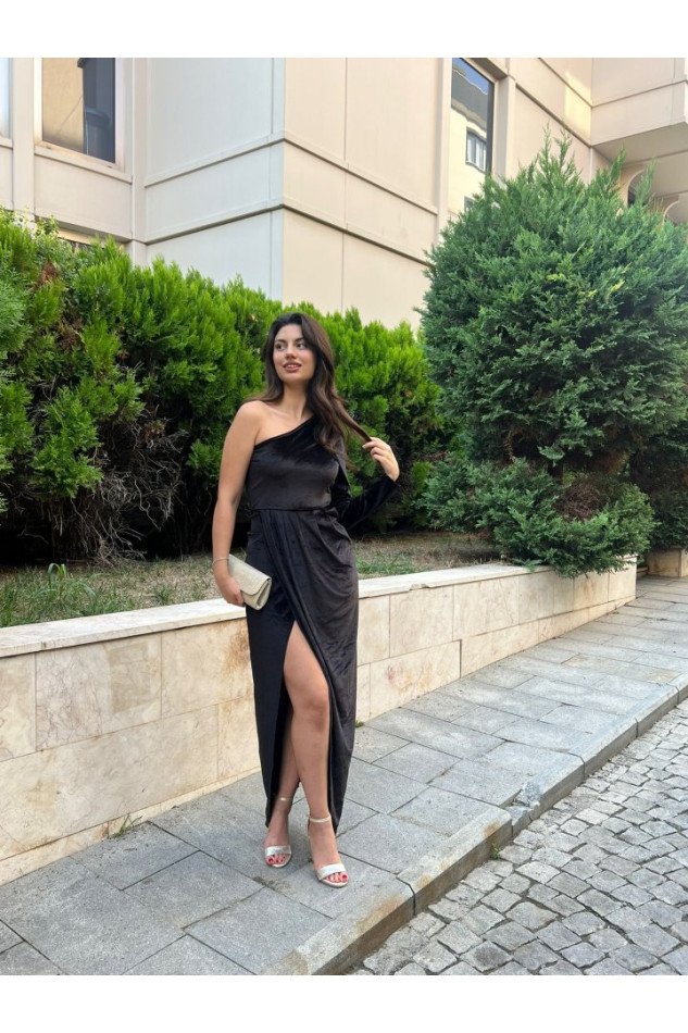 Kadın Uzun Kollu Yırtmaçlı önü Pile Detay Kadife Elbise