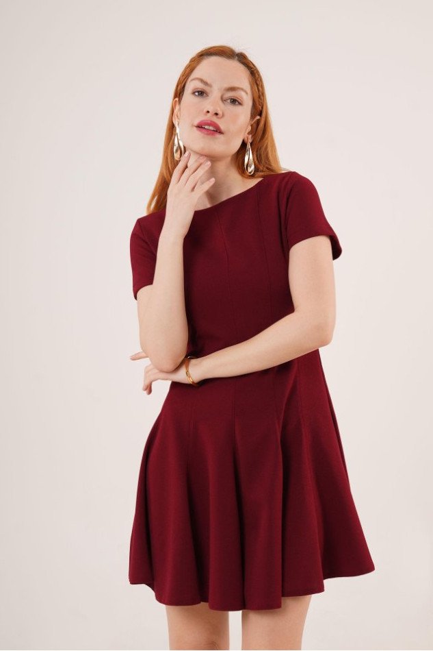 Önden Dikiş Detaylı Çan Model Bordo Elbise