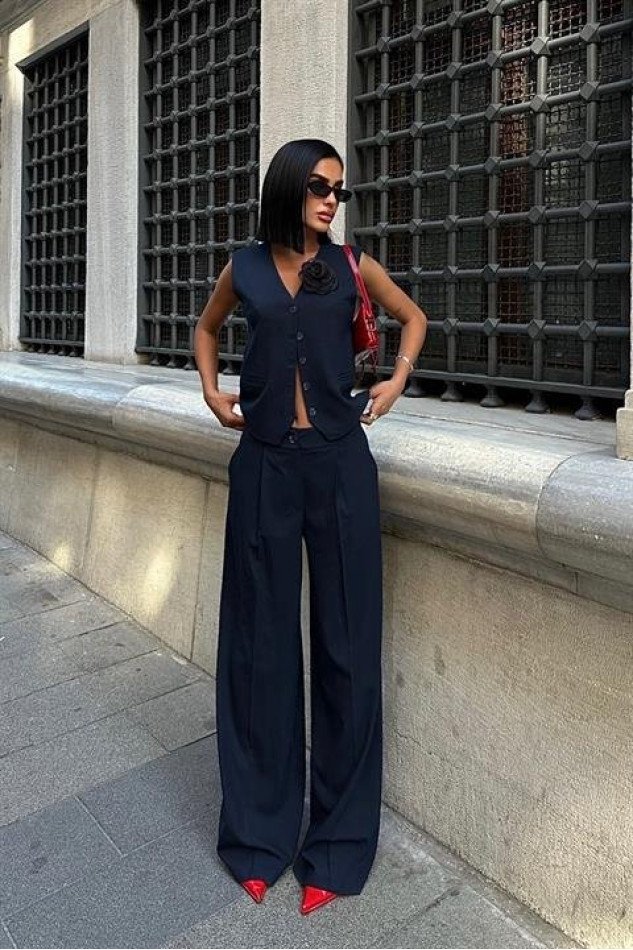 Elayne Akseuarlı Detay Yelek Takım 9900
