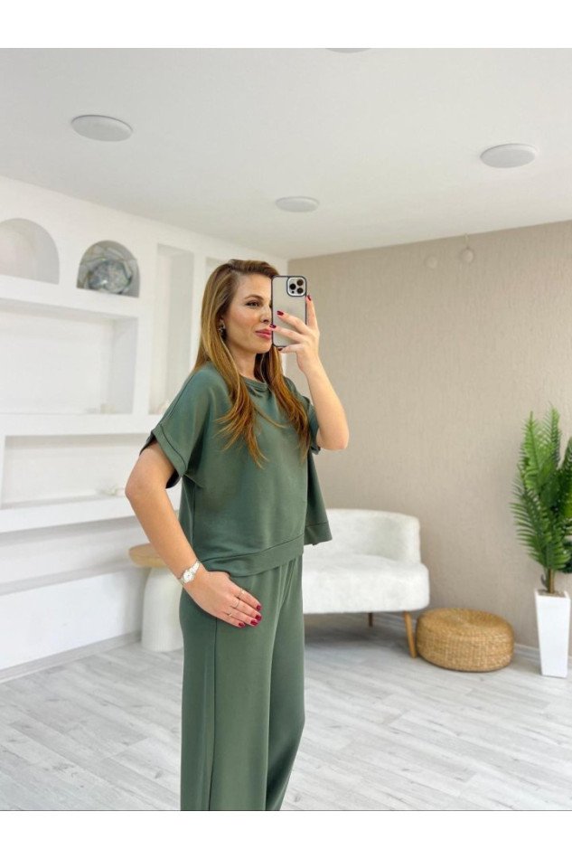 Kadın Modal Kumaş V Yaka Tişört Ve Bol Kesim Pantolon Ikili Takım