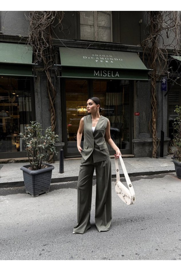 Poly Viscose Arkasi Düğme Ve Kemer Detayli Yelek Pantolon Takim