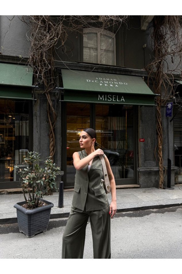 Poly Viscose Arkasi Düğme Ve Kemer Detayli Yelek Pantolon Takim