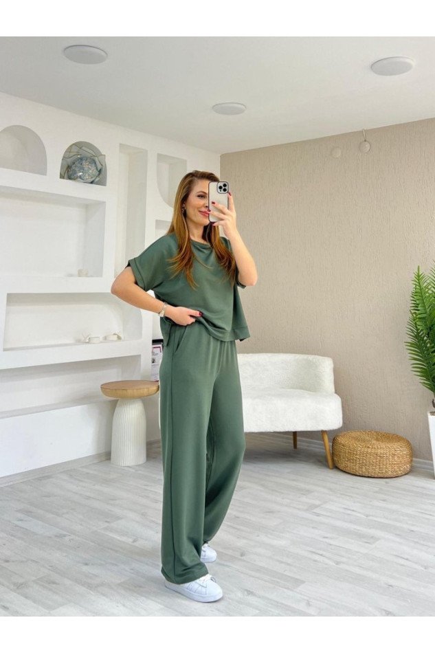 Kadın Modal Kumaş V Yaka Tişört Ve Bol Kesim Pantolon Ikili Takım