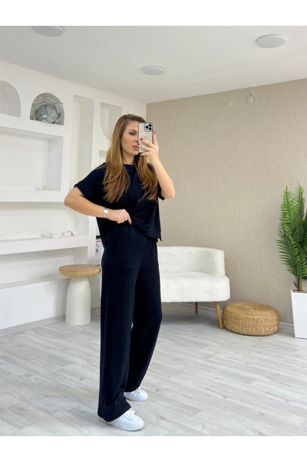 Kadın Modal Kumaş V Yaka Tişört Ve Bol Kesim Pantolon Ikili Takım